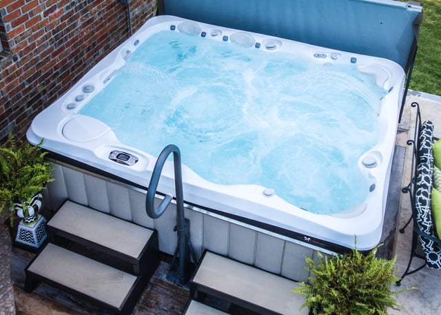 cost of hot tub luxury model